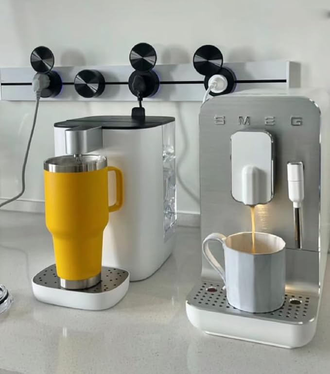 20 oz Stainless Steel Tumbler with Handle Metal Insulated Coffee Travel Mug with Handle Double Wall Tumbler Cup with Lid and Straw, Dark Green 1 Pack