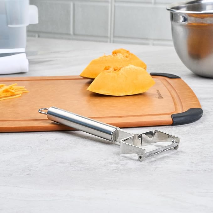 Restaurantware Stainless Steel Julienne Vegetable Peeler - German Standard Kitchen Peeler Dishwasher Safe, Sharp Blades, Ergonomic Handle - Potato Peeler for Potato, Apple, Cucumber