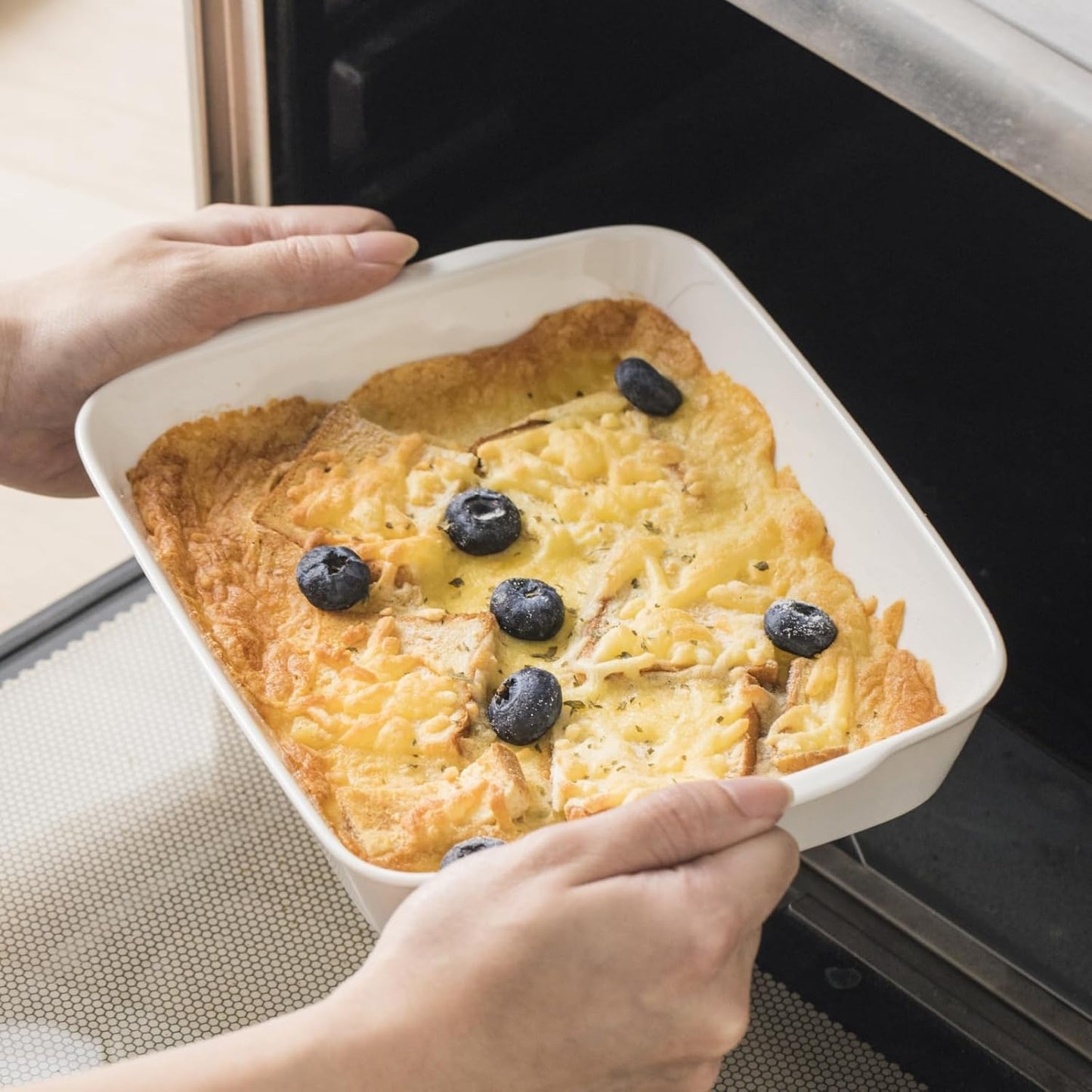 Casserole Dish with Roasting Racks, 3 QT Baking Dish with Handles, White Bakeware, Ceramic Baking Pan, Microwave Oven Safe, Dinner, Wedding (13.6"*8.7")