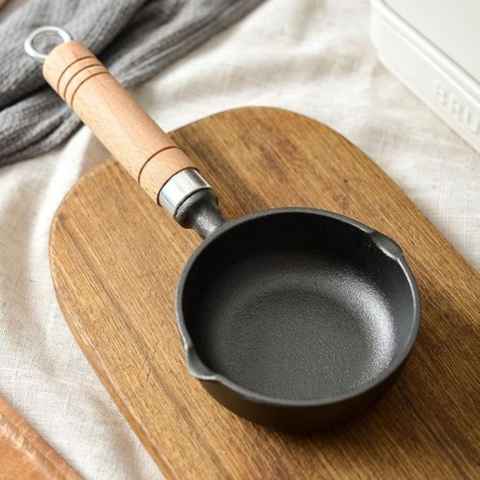 Cast Iron Small Oil Pan with Pour Spout Mini Butter Melting Pot for Stir-Frying Eggs Vegetables and Heating Oil 11.81 Inch Kitchen Cookware