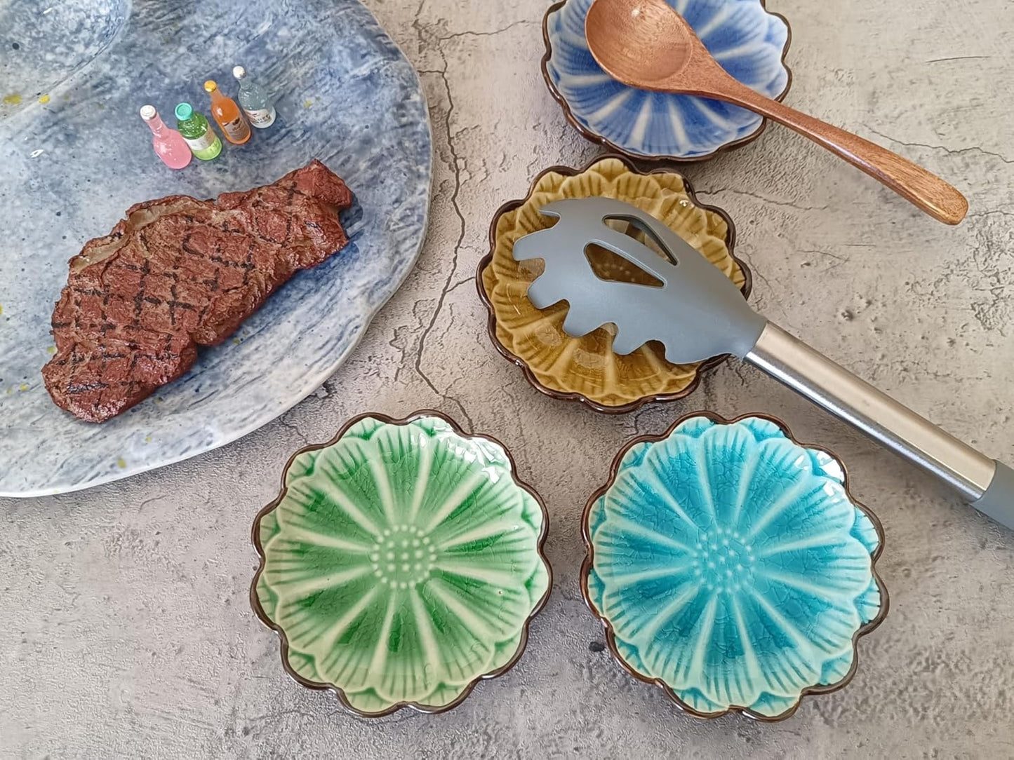 Ceramic Spoon Rest for Stove Top, Flower Cute Spoon Rest for Kitchen Counter, Cooking Spoon Holder for Kitchen Counter, Utensil Rest Spatula Rest Ladle Holder Tong Rest, 1 PC (Ice Cracks, Lake Blue)