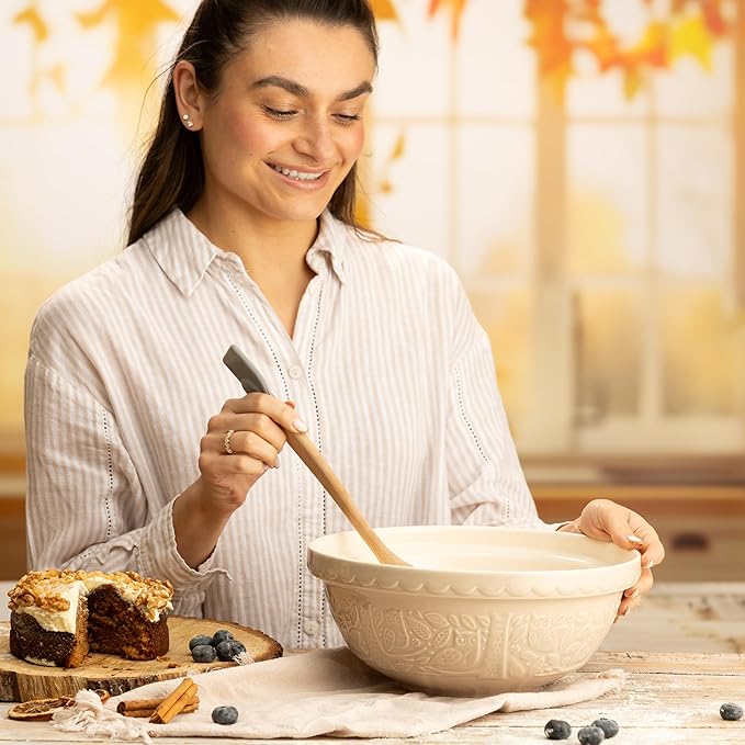 Mason Cash | S18 Owl Embossed Mixing Bowl - 2.85 Quart